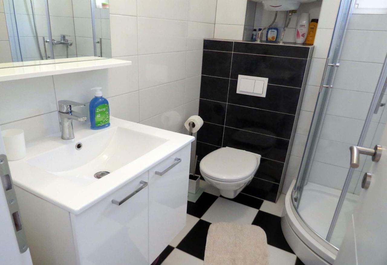 Apartman Jakir Baška Voda Kültér fotó