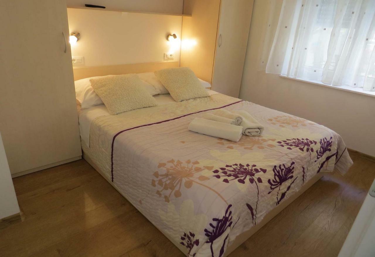 Apartman Jakir Baška Voda Kültér fotó